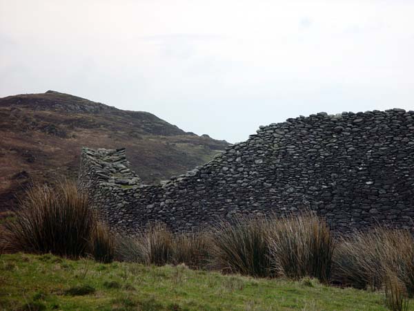 Round_Fort_Wall