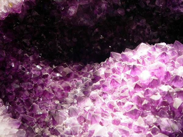 Violet_Geode_Interior