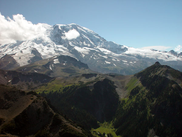 Rainier_and_Siblings
